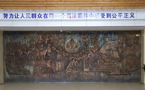 法院8.27
